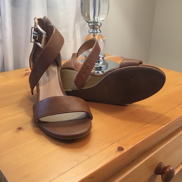 Sandals - Picture 3 of 3